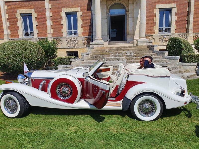 Location mariage Excalibur Phaeton 5 avec mariés assis